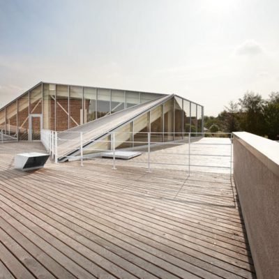 Médiathèque de Proville par Tank Architectes dans le Nord en France Tank Architectes Mediatheque Proville 91 400x400