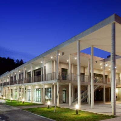 Lycée Albert Einstein à Bagnols sur Cèze par N+B Architectes Lycee Bagnol Nbj Architectes 9 400x400