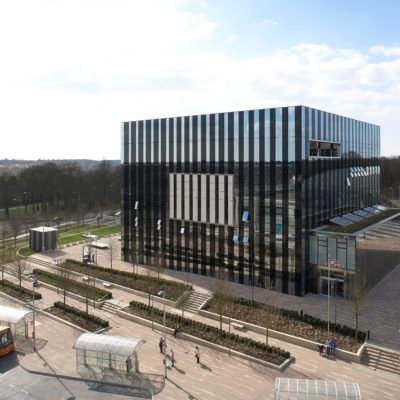 Corby Cube à Northants par HawkinsBrown Corby Cube 3 400x400