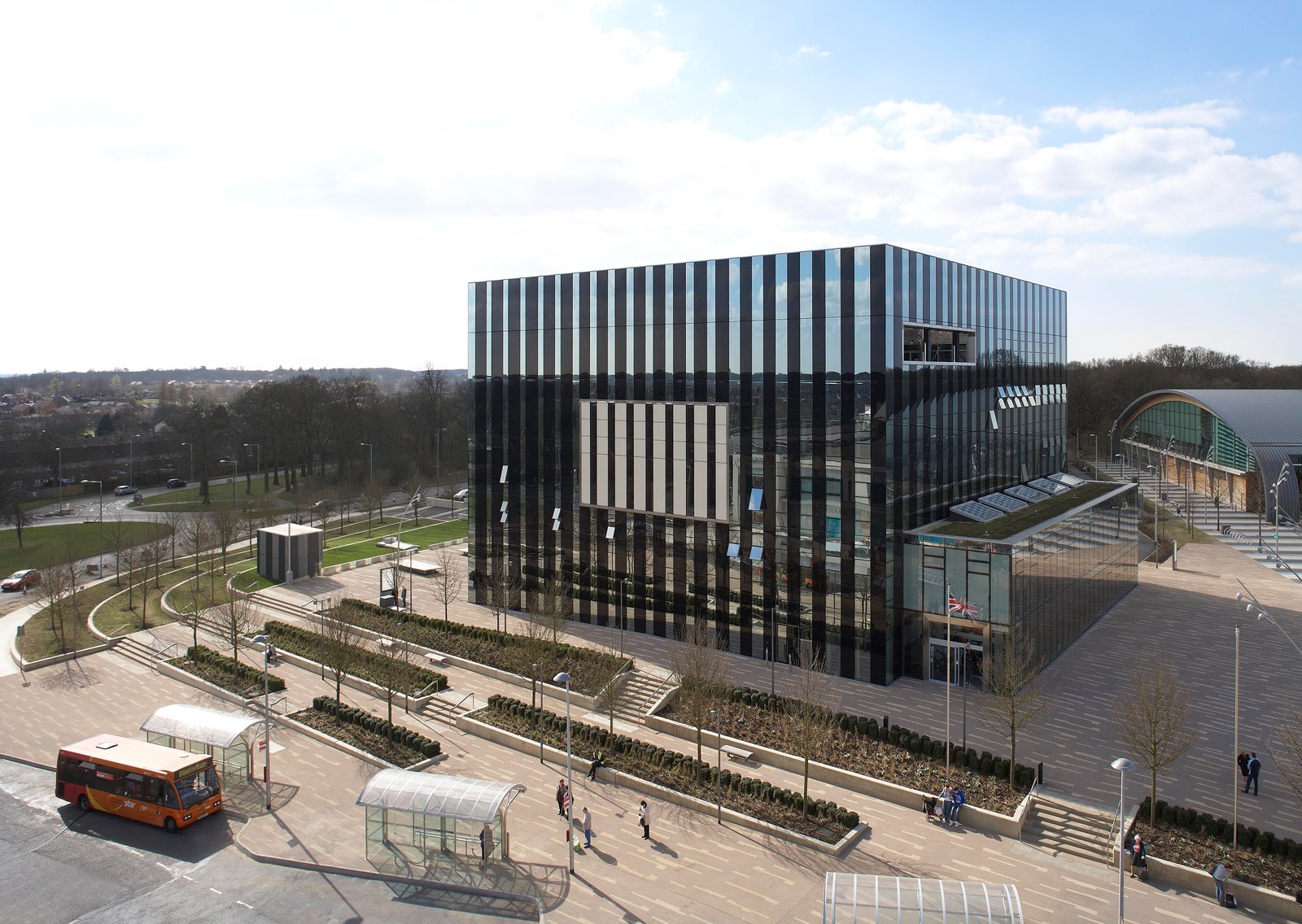 Corby Cube à Northants par HawkinsBrown © Hufton+Crow