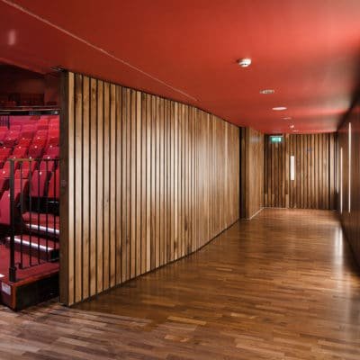 Corby Cube à Northants par HawkinsBrown Corby Cube 7 400x400