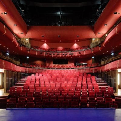 Corby Cube à Northants par HawkinsBrown Corby Cube 8 400x400