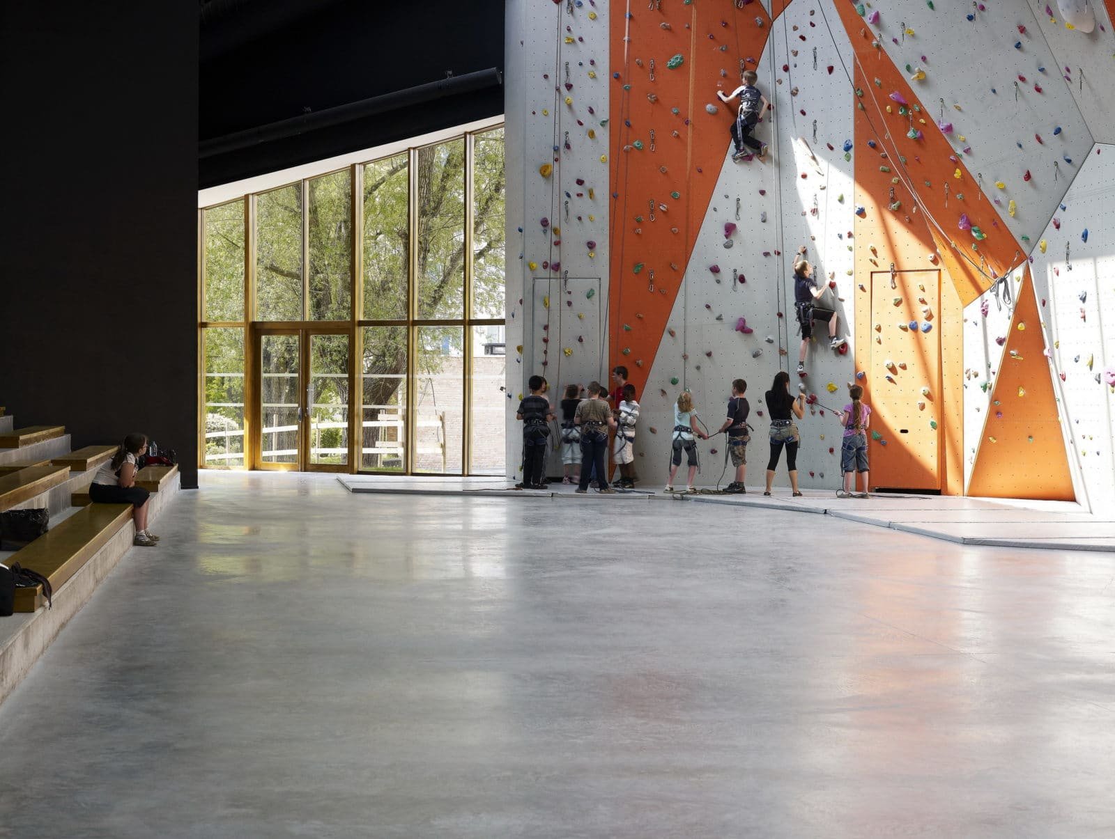 Salle d’escalade de Mons-en-Barœul par Béal & Blanckaert © Julien Lanoo