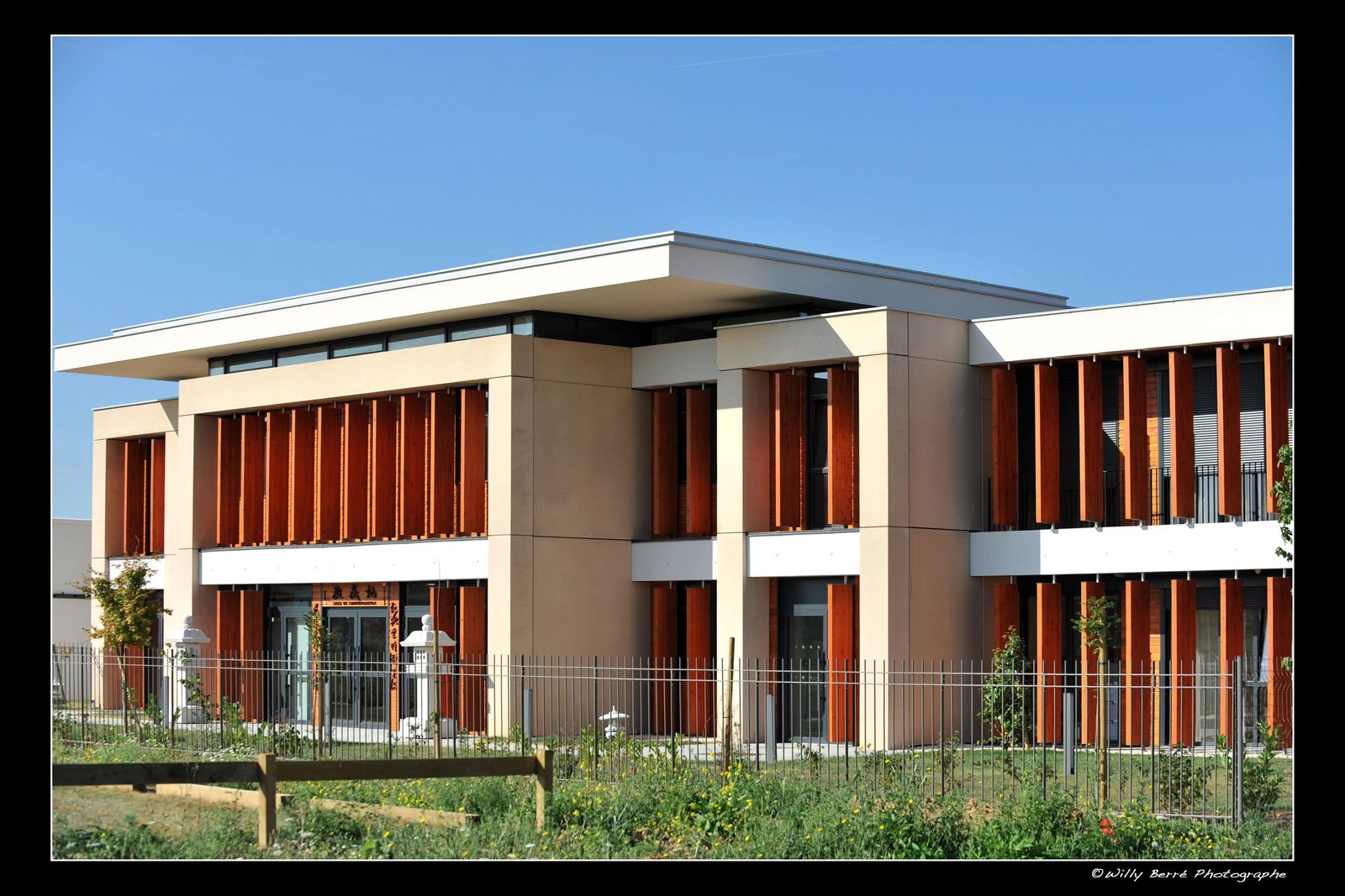 Temple bouddhiste de Bussy Saint-Georges par l’Atelier Rolland & Associés © Willy Barré