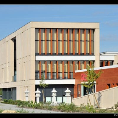 Temple bouddhiste de Bussy Saint-Georges par l’Atelier Rolland & Associés Temple Bouddhiste Bussy Frederic Rolland 3 400x400