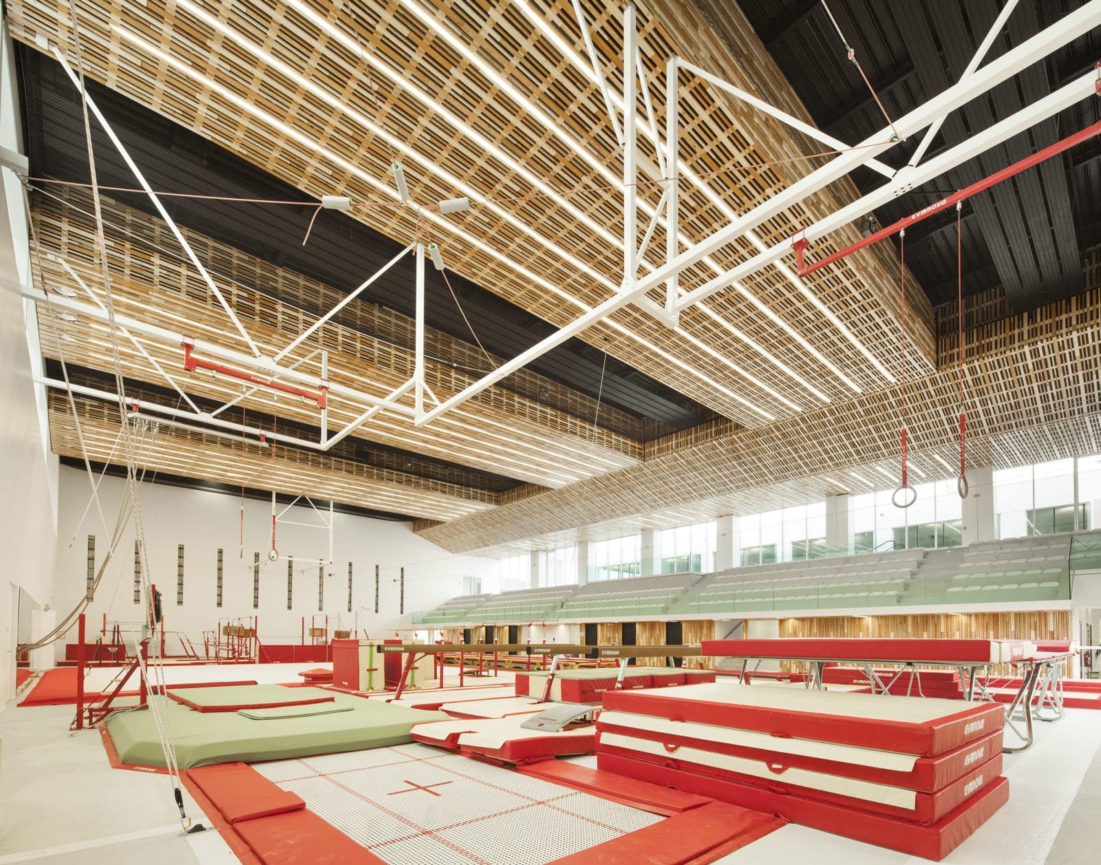 Atlantis Sport à Massy par Christophe Gulizzi Architecte © Mathieu Ducros