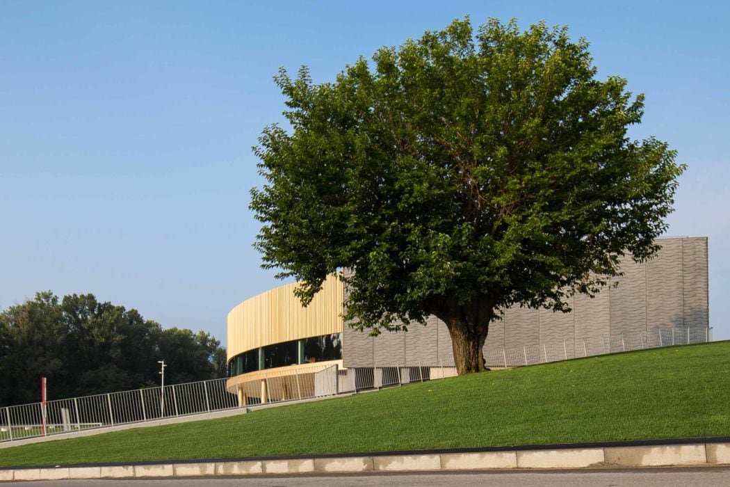 Un musée pour les voitures de Dallara par Alfonso Femia Musee Dallara Academy Alfonso Femia Photo 19 1050x700